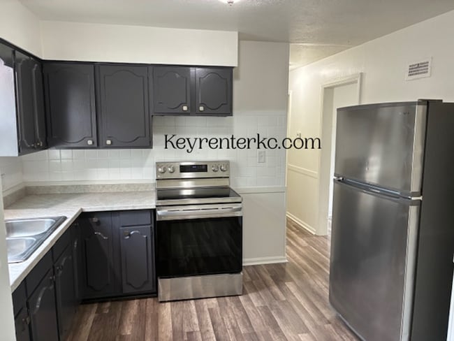 Building Photo - 3 Bed 2 Bath ready to rent!