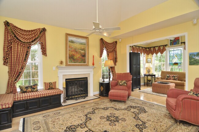 Building Photo - 6727 Evensong Ln