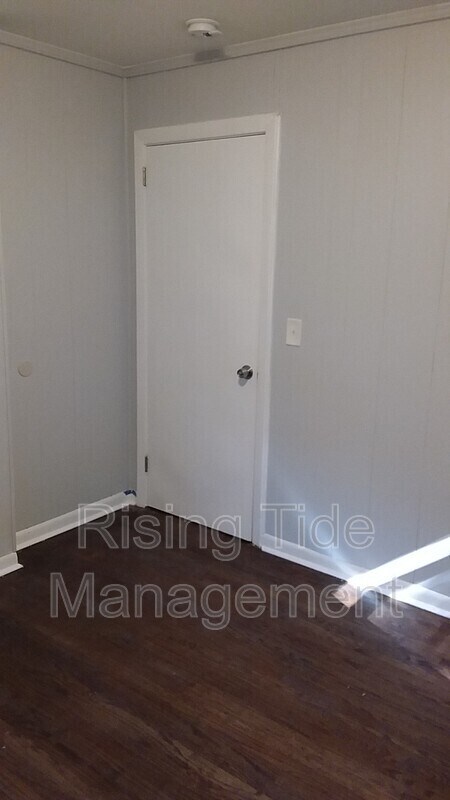 Building Photo - 700 Biscayne Dr