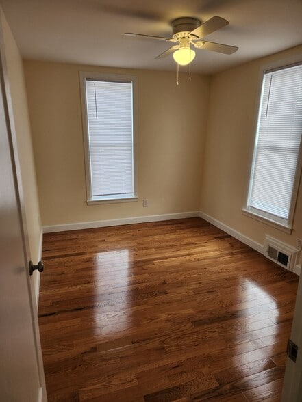 Bedroom - 97 Loomis St