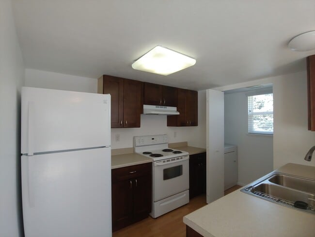 Building Photo - 2340 E Cherrywood Dr