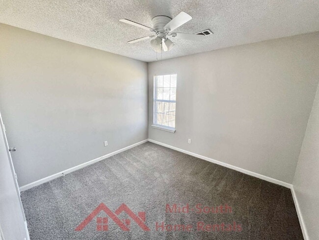 Building Photo - 55 Oakridge Cove