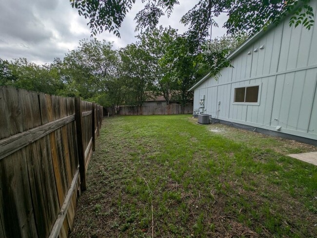 Building Photo - 14504 Waddesdon Bluff