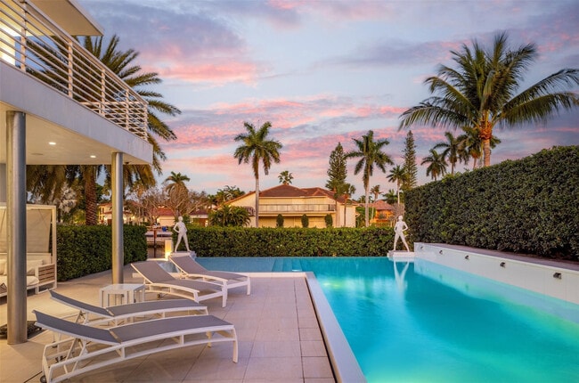 Building Photo - 500 Isle of Capri Dr