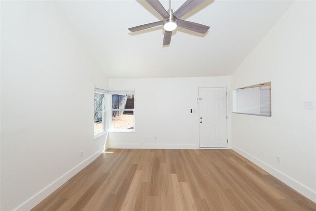 Building Photo - 2704 Catalina Dr