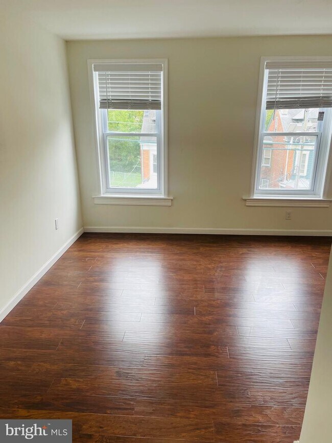 Building Photo - 442 W Hanover St