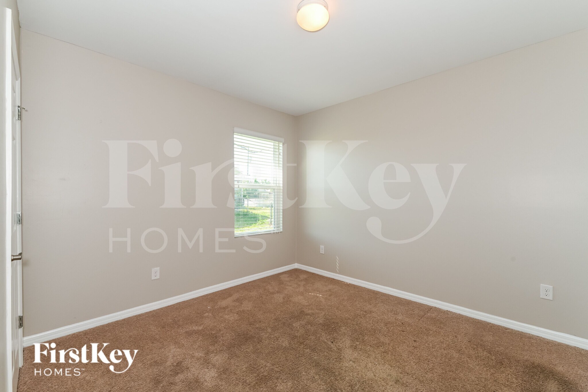 Building Photo - 2702 SW 9th Pl