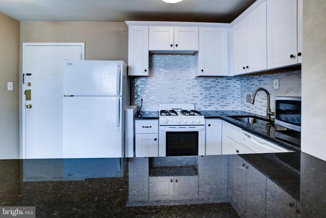 Building Photo - 950 25th St NW