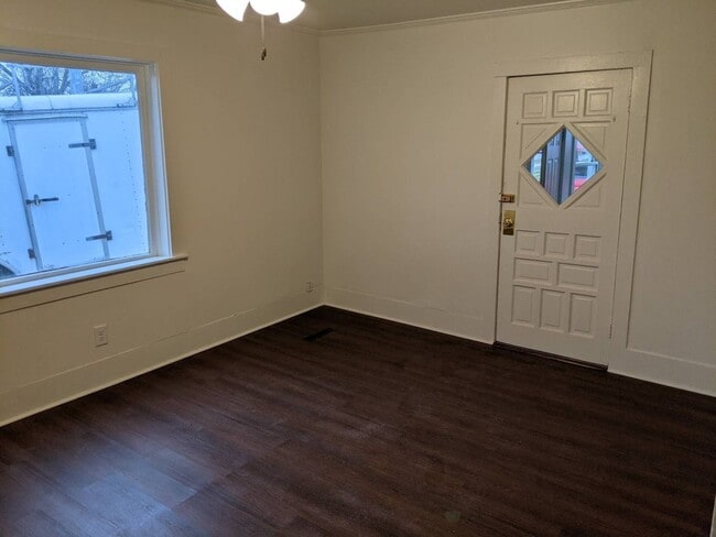 Building Photo - 711 Adler Rd