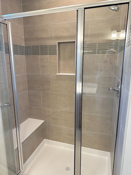 Building Photo - 844 Schlagel St