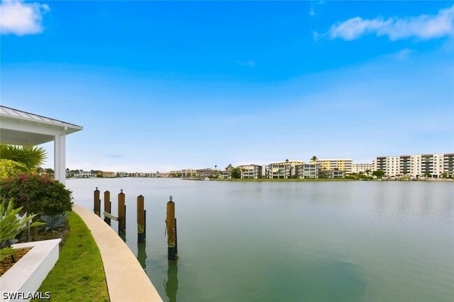 Building Photo - 200 Bahia Point