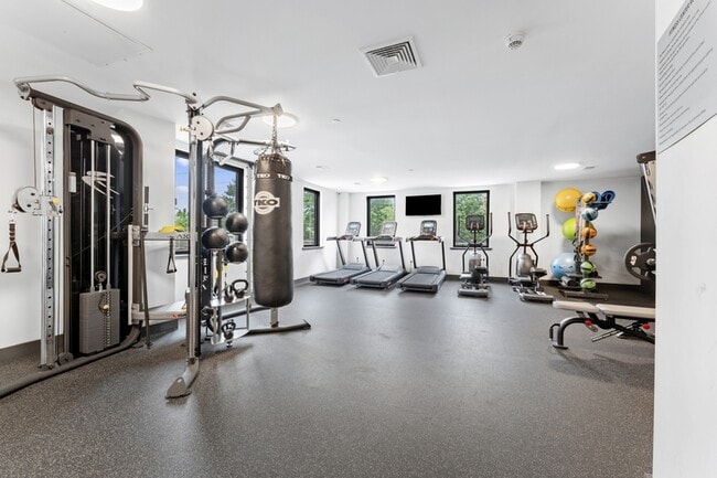 Building Photo - 49 N Day St