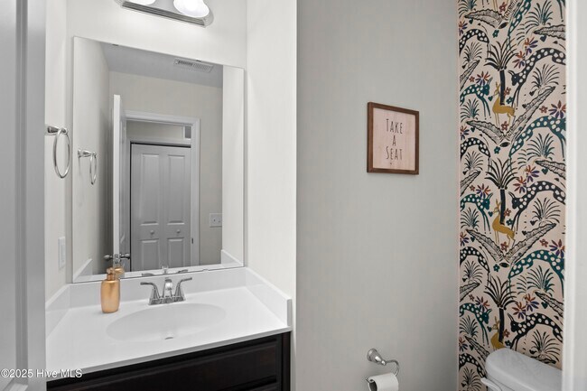 Building Photo - 410 Silverstone Pl