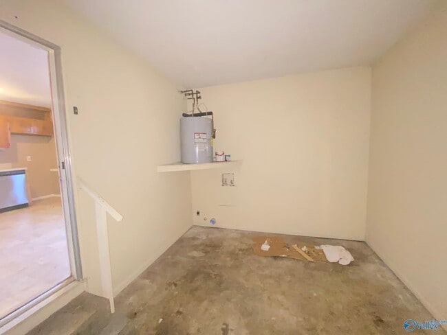 Building Photo - 5020 Kyle Ln NW