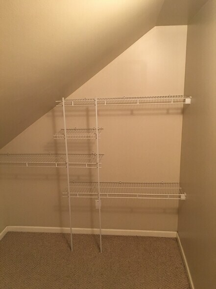 Building Photo - 604 W MT MORIS ST APT 3