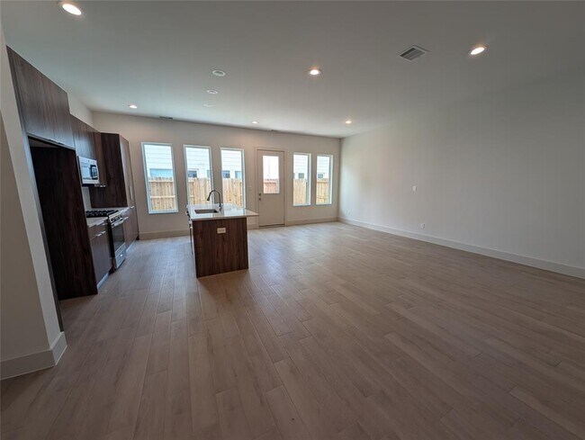 Building Photo - 4407 Abaco Ln