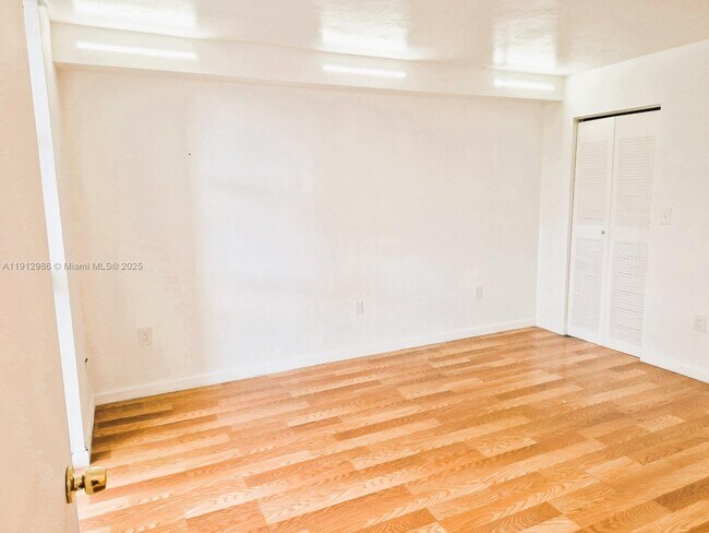 Building Photo - 11800 SW 18th St