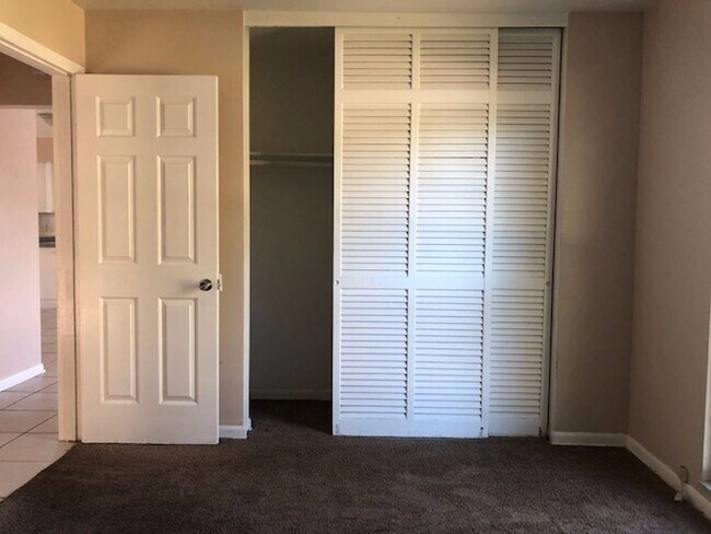 Building Photo - 3 Bed 1 Bath Home | Pet Friendly | Carport...