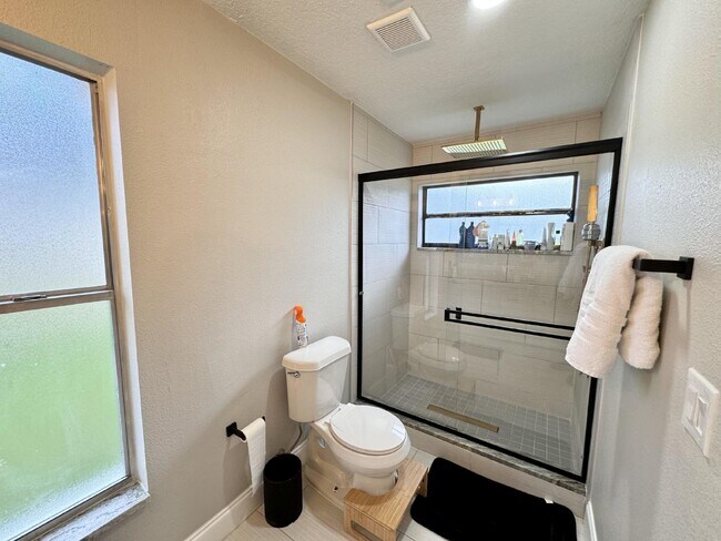 Building Photo - Stylish 3-Bedroom Home with Solar Panels, Modern Upgrades & Pet-Friendly