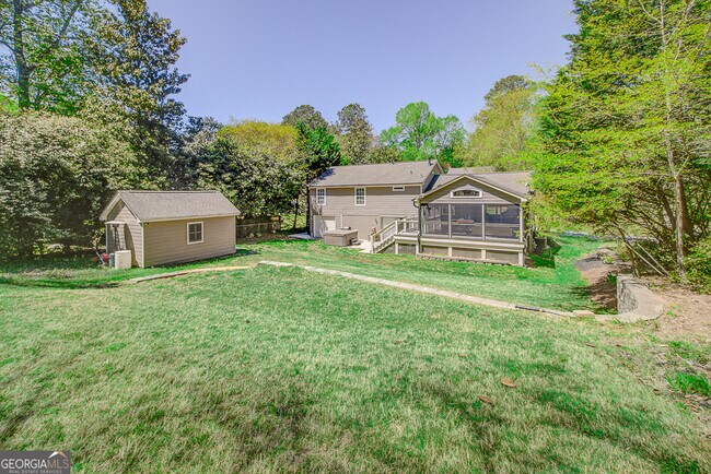 Building Photo - 209 Cedar Dr