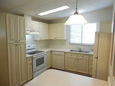 Building Photo - 2055 S Floral Ave