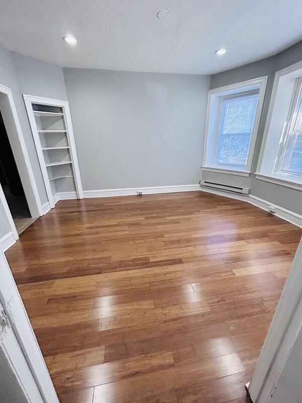 Building Photo - 1221 Lindley Ave