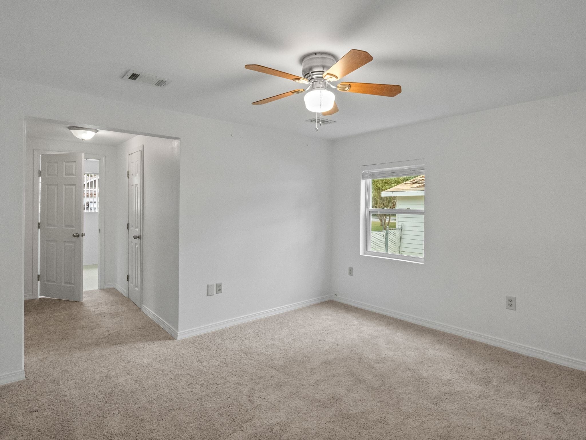 Building Photo - 1572 Cedar St