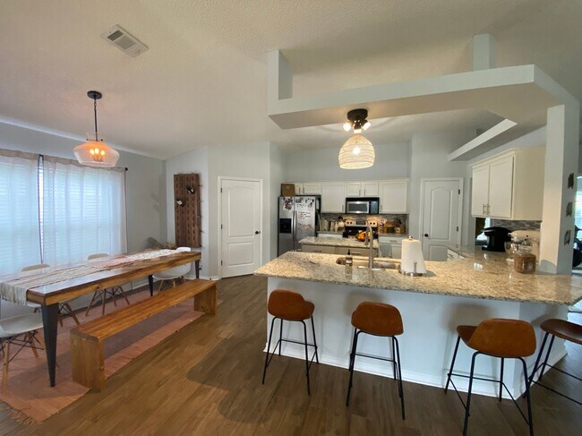Building Photo - 6486 Surfside Cove
