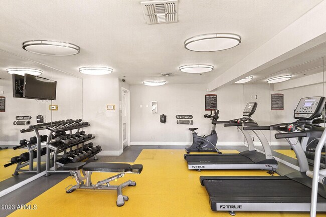 Building Photo - 10002 N 7th St