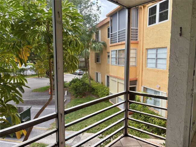 Building Photo - 4304 NW 9th Ave