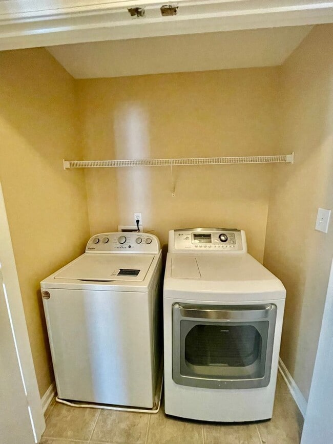 Building Photo - Welcome to this beautiful 4-bedroom, 2.5-b...