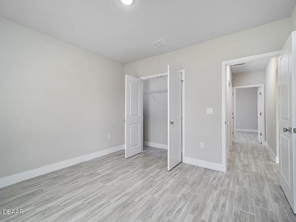 Building Photo - 60 Ballenger Ln