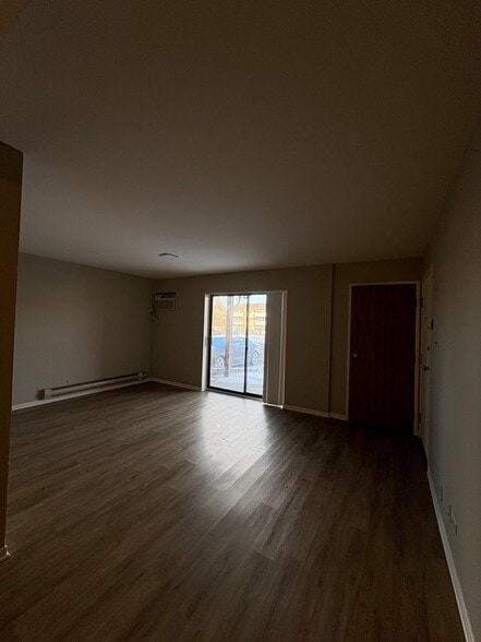 Building Photo - 1348 Geneva Dr