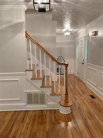 Building Photo - 2039 Wildridge Dr