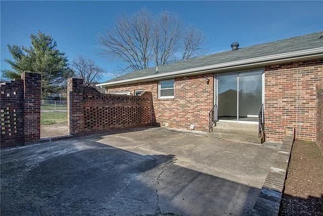 Building Photo - 3009 Sunnyview Dr