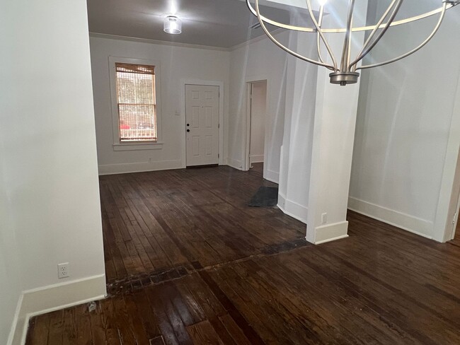 Building Photo - Newly Remodeled 2BR/1BA in Old Town Brunsw...