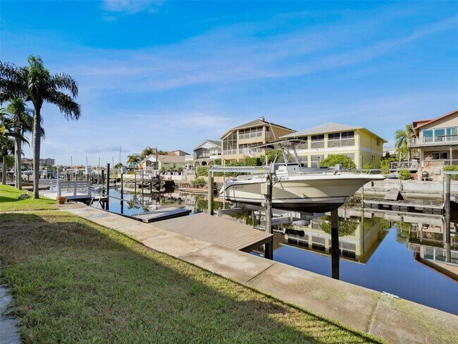 Building Photo - 6241 Bayside Dr