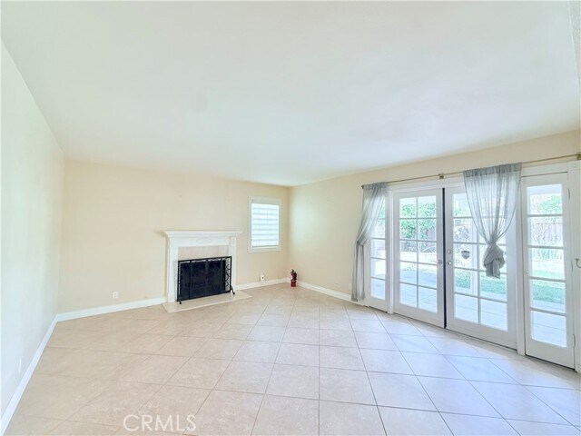 Building Photo - 7 Calhoun