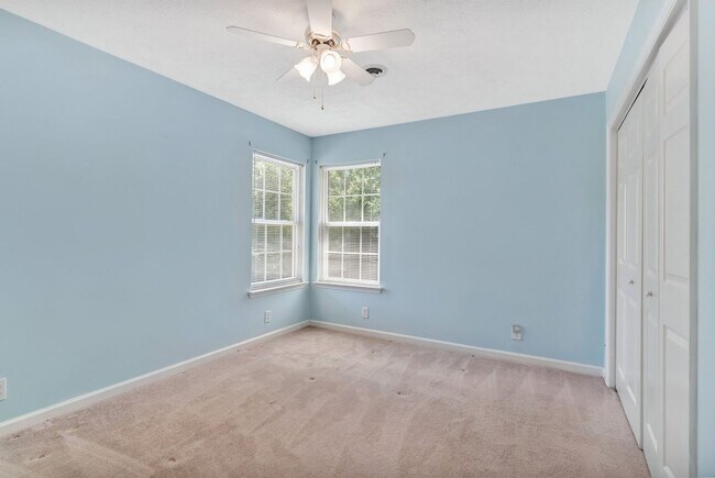 Building Photo - NEW PRICE and $500 off second full month's rent with a signed lease beginning in August!
