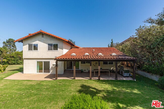 Building Photo - 6032 Sandbrook Dr