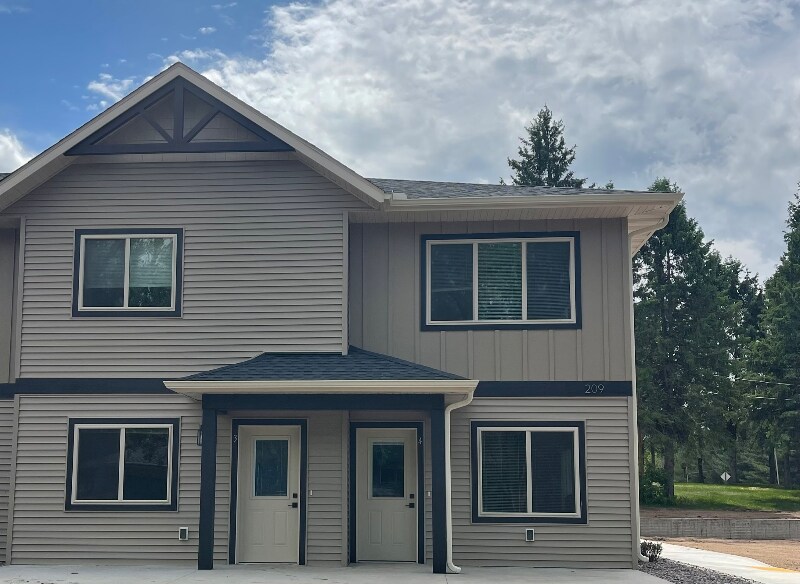 Building Photo - 209 7th Ave