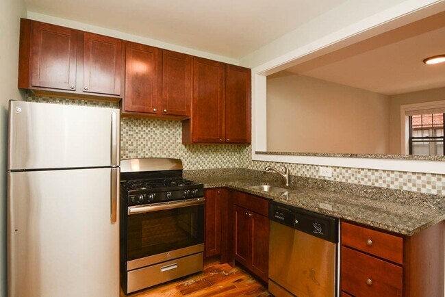 Building Photo - 4420 N Wolcott Ave