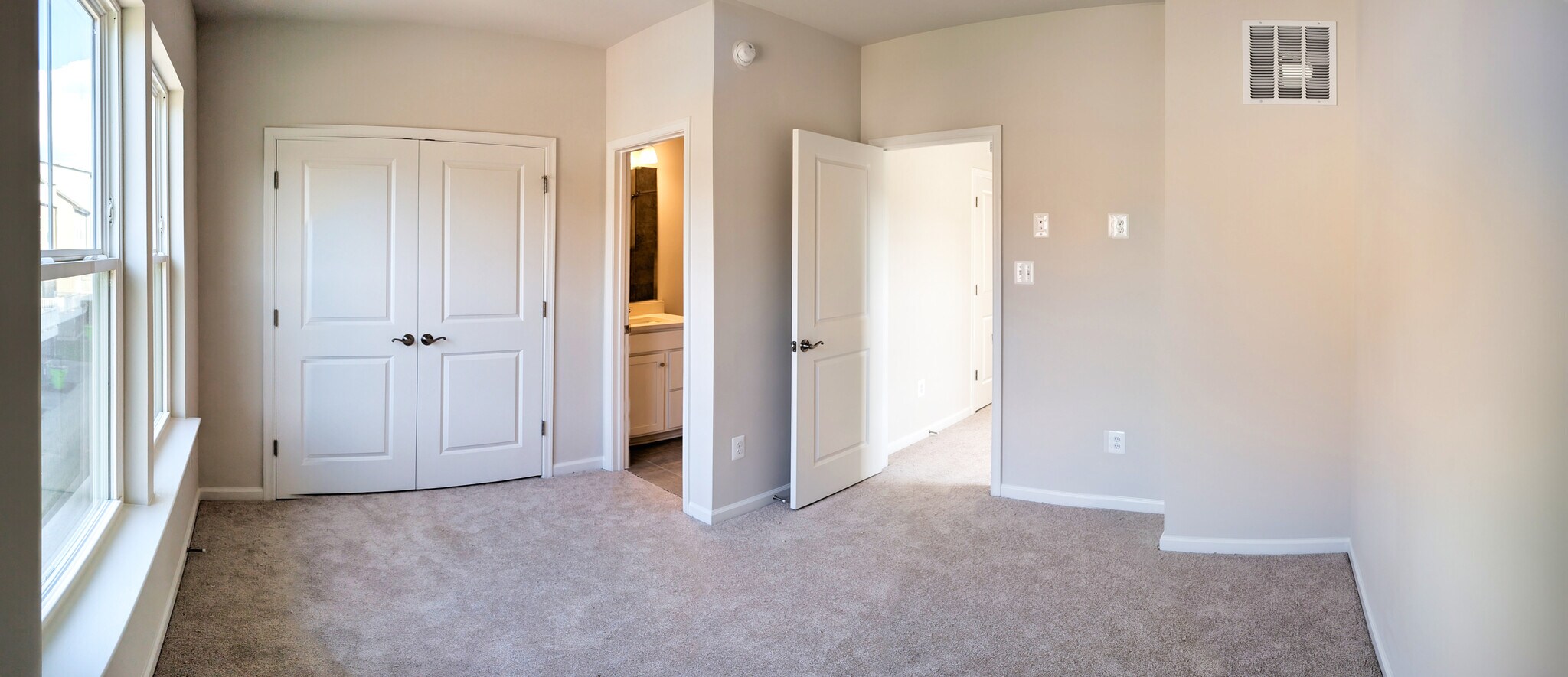 Building Photo - 6119 Northwest Dr