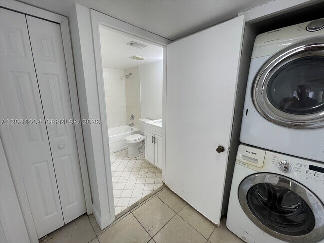Building Photo - 1251 SE 31st Ct
