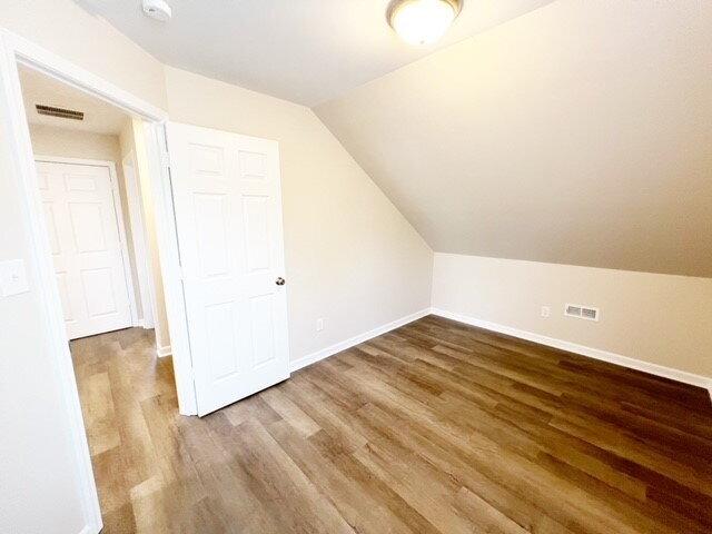 Building Photo - SOUTH BROADRIPPLE - 4 BR/2BA LIKE BRAND NEW!