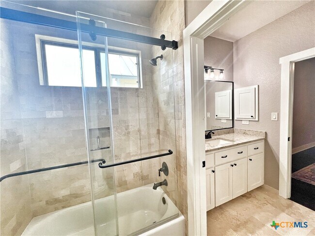 Building Photo - 1704 Gruene Vineyard Crossing
