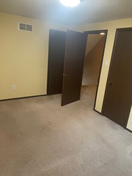 Building Photo - 144 Rockwood Ave