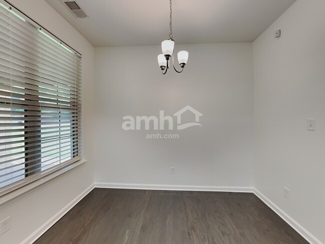 Building Photo - 5462 Stonecrest Dr