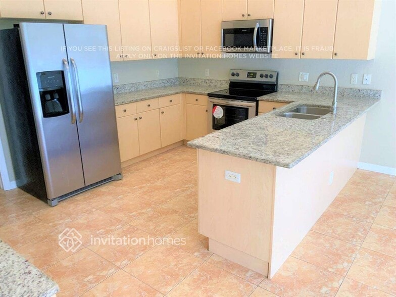 Building Photo - 8444 S Lake Forest Dr