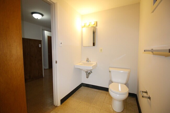 Building Photo - 3BR/2B Home